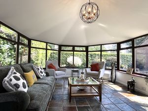 Sun room- click for photo gallery